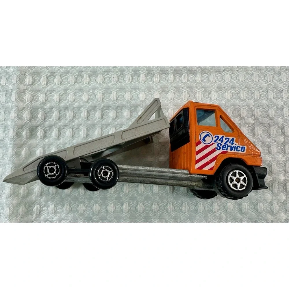 Majorette Renault Master T35 1/45 Diecast Tow Truck 24-24 Service‎ (1984 France)